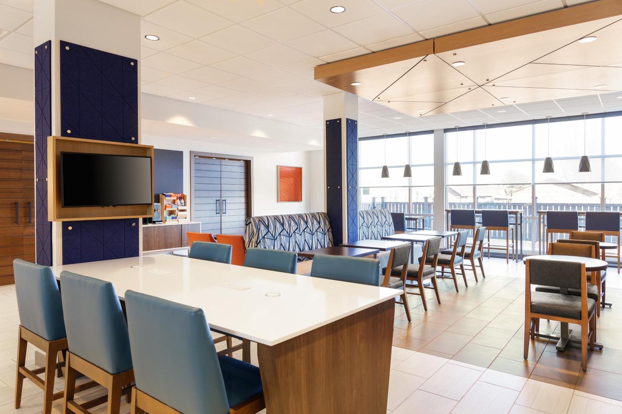 Express & East By Ihg * Memphis